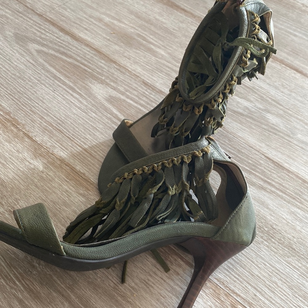 Panaji green leather heel 🌱